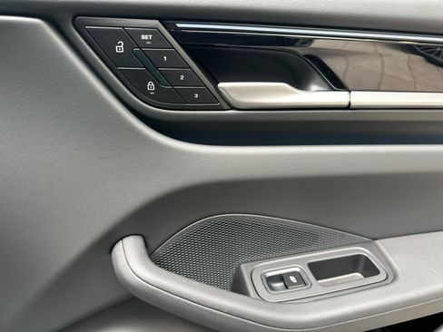 New 2026 Porsche Macan 4 Electric AWD/4WD image 19
