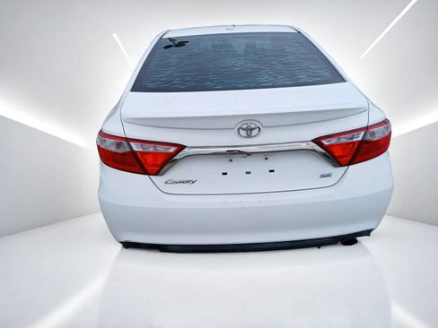 Used 2017 Toyota Camry SE FWD image 4