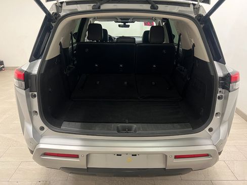 Used 2025 Nissan Pathfinder SL image 19
