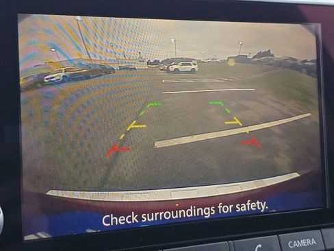 Used 2022 Nissan Rogue SV image 9