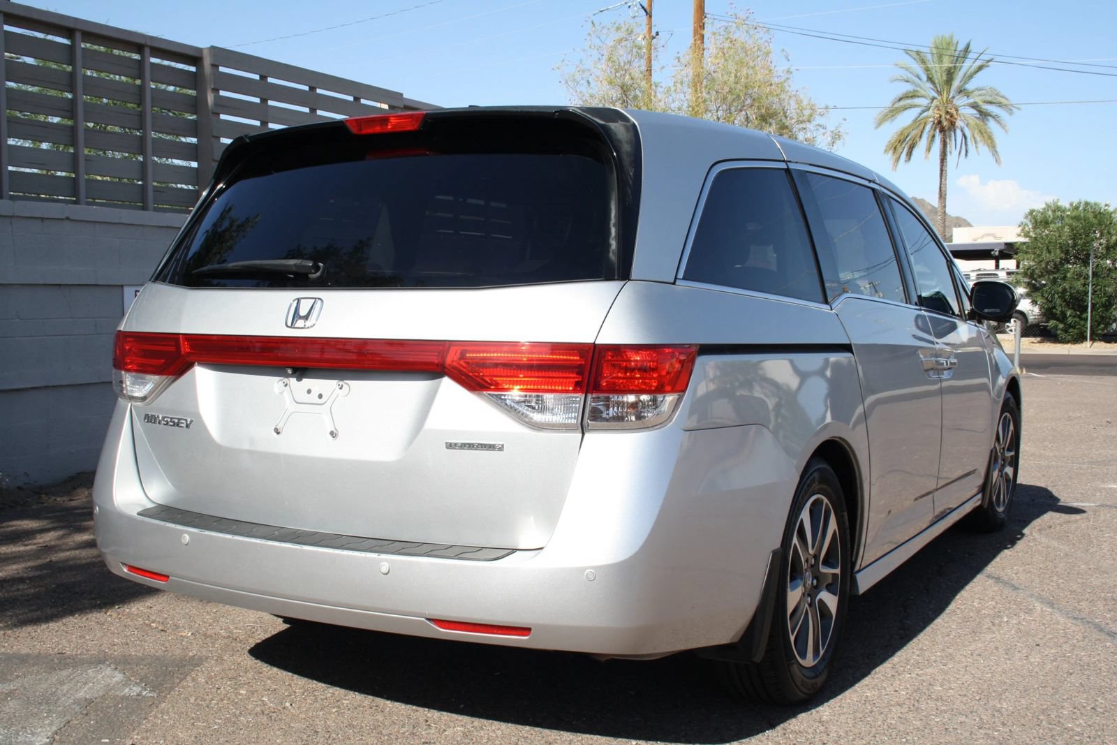 Used 2014 Honda Odyssey Touring image 4