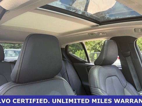 Certified 2025 Volvo XC40 B5 Plus AWD/4WD image 12