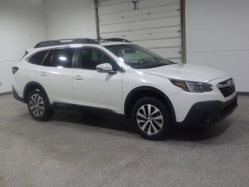Used 2022 Subaru Outback Premium AWD/4WD image 5