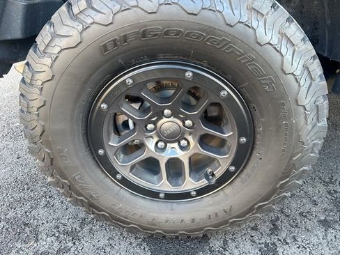 Used 2023 Jeep Wrangler Unlimited Sport image 9