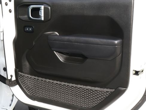 Used 2024 Jeep Wrangler Unlimited Rubicon w/ Technology Group image 16