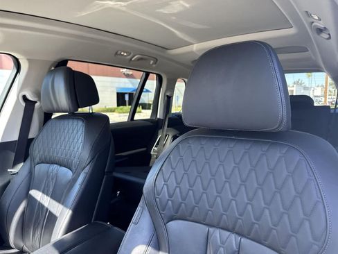 Used 2023 BMW X7 xDrive40i image 25