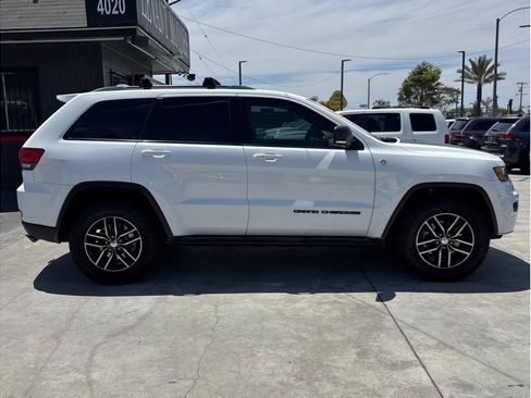 Used 2018 Jeep Grand Cherokee Trailhawk w/ Trailhawk Luxury Group AWD/4WD image 8