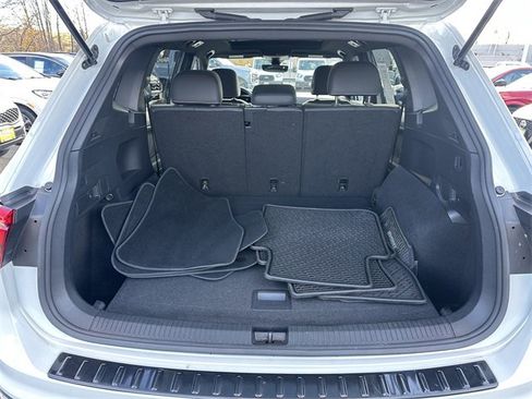 Used 2023 Volkswagen Tiguan SE R-Line image 42