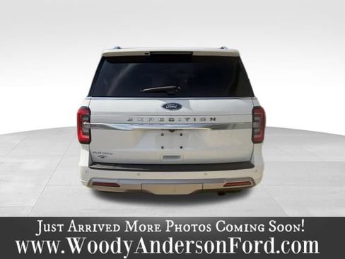Used 2023 Ford Expedition Platinum AWD/4WD image 5
