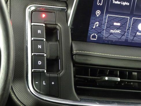 Used 2022 GMC Yukon SLT w/ SLT Luxury Package image 40