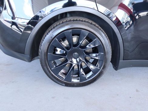 Used 2023 Tesla Model Y Long Range image 5