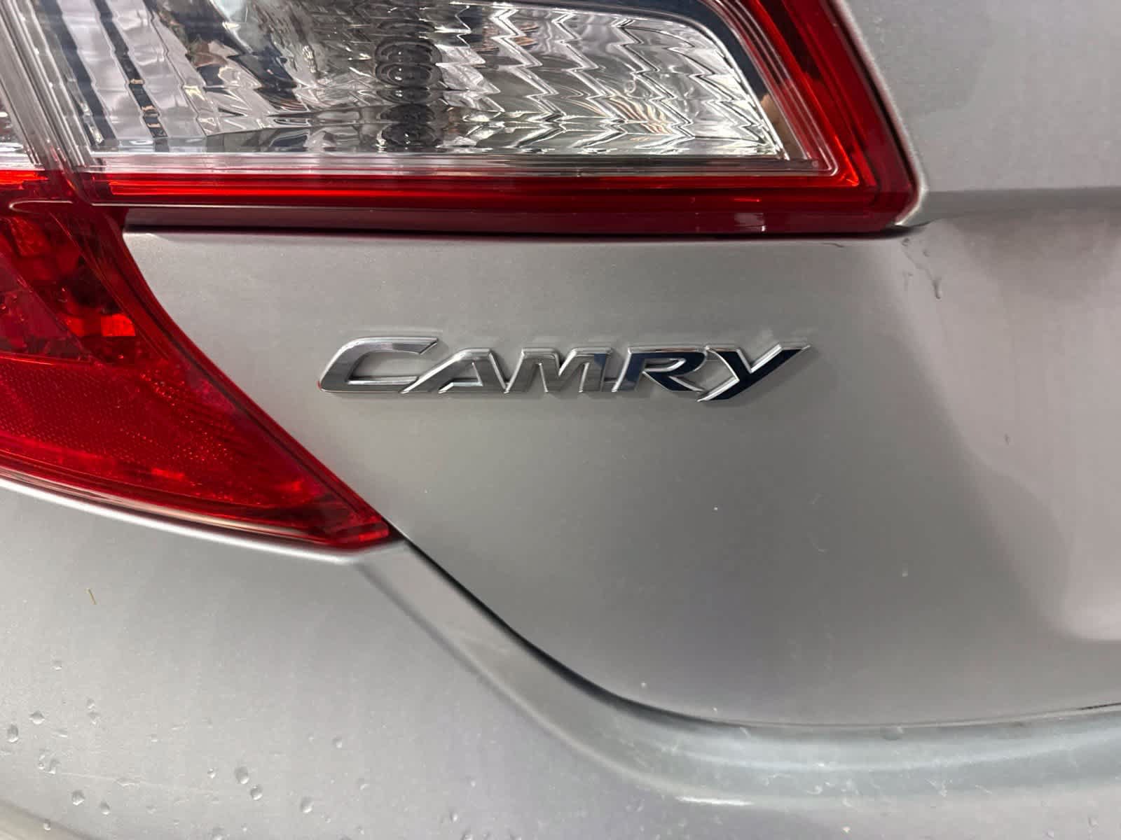 Used 2014 Toyota Camry SE FWD image 13