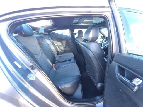 Used 2016 Hyundai Veloster w/ Option Group 02 image 12