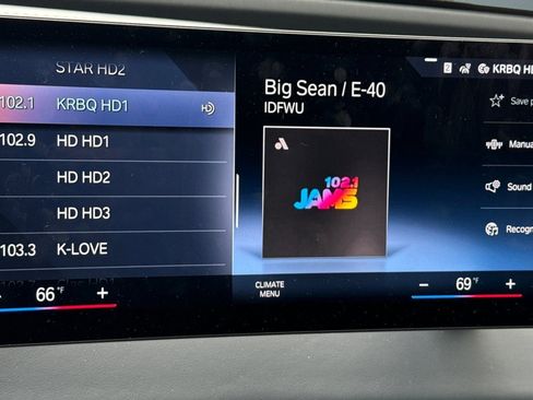 Used 2022 BMW iX xDrive50 w/ Premium Package image 22