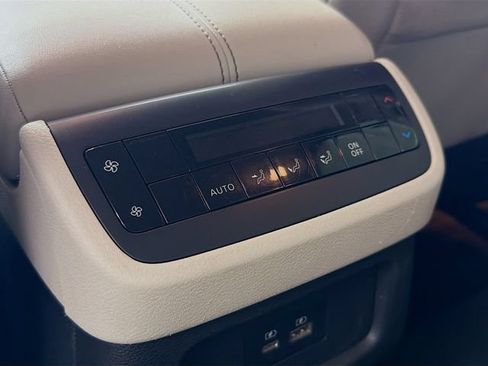 Used 2022 Nissan Pathfinder SV AWD/4WD image 31