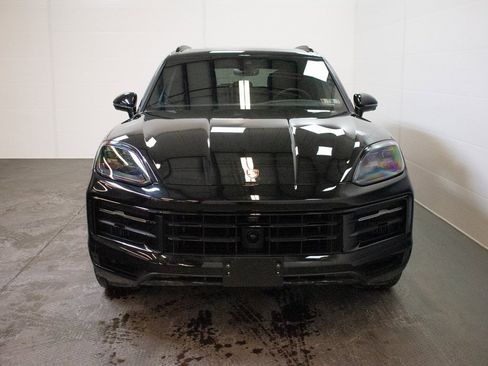 Certified 2024 Porsche Cayenne S image 7