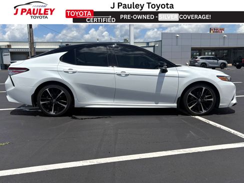 Used 2018 Toyota Camry XSE w/ Driver Assist Package FWD image 4