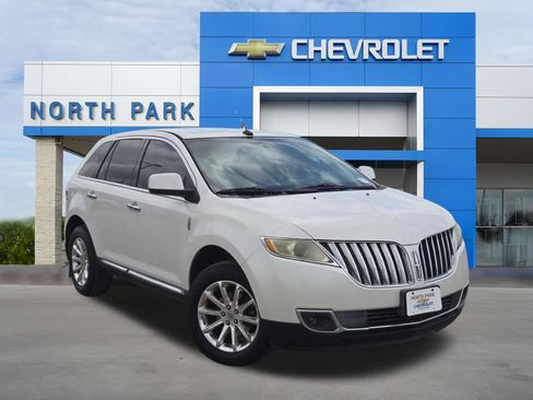 Used 2011 Lincoln MKX 2WD w/ 101A Rapid Spec Order Code image 1