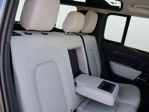 Certified 2025 Land Rover Defender 110 X-Dynamic SE image 13