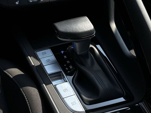 Certified 2025 Hyundai Elantra SEL FWD image 22
