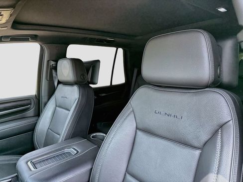 Used 2024 GMC Yukon Denali w/ Advanced Technology Package RWD image 13