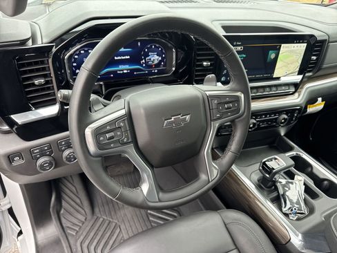 Used 2025 Chevrolet Silverado 1500 LT Trail Boss w/ LT Trail Boss Premium Package image 18