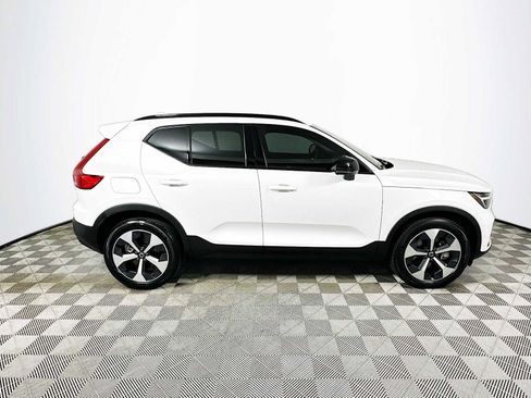 Used 2025 Volvo XC40 B5 Plus w/ Protection Package Premier image 8
