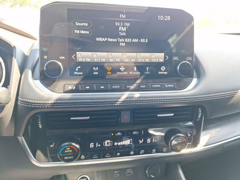 Used 2023 Nissan Rogue Platinum w/ Platinum Premium Package FWD image 25