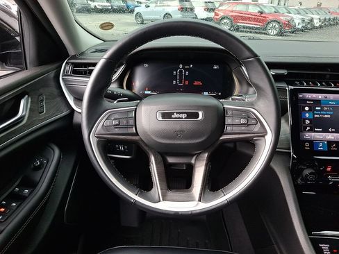 Used 2022 Jeep Grand Cherokee L Limited w/ MOPAR Finishing Package AWD/4WD image 19