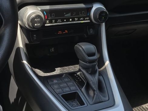 Certified 2025 Toyota RAV4 XLE AWD/4WD image 20