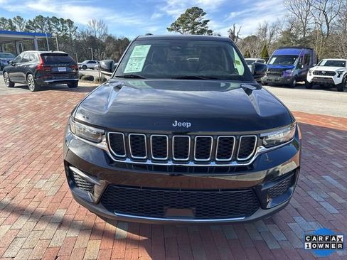 Used 2023 Jeep Grand Cherokee Laredo w/ Luxury Tech Group I image 31