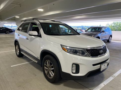 Used 2015 Kia Sorento LX AWD/4WD image 6