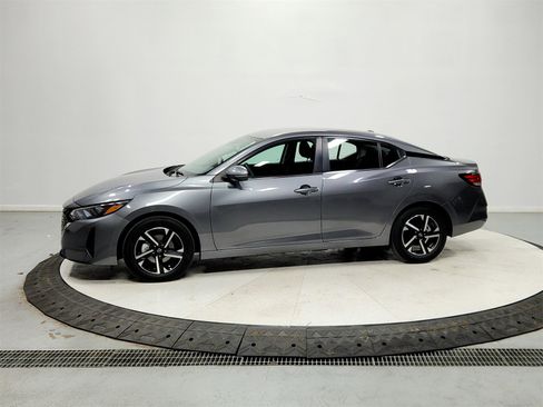 Used 2024 Nissan Sentra SV image 4