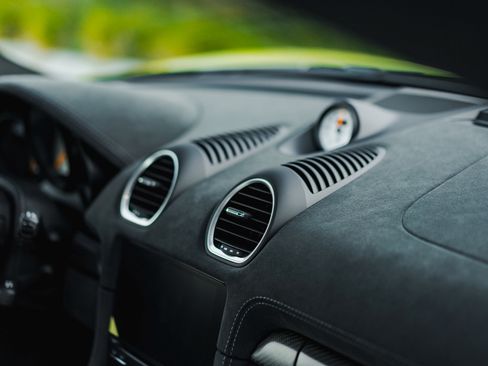 Used 2023 Porsche 718 Cayman GT4 RS image 70