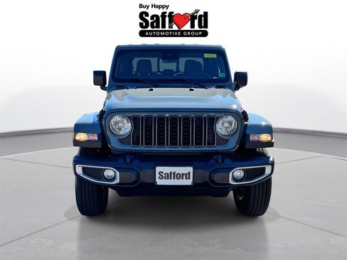 Used 2025 Jeep Gladiator Sport image 7