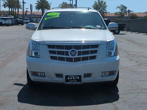 Used 2014 Cadillac Escalade Premium AWD/4WD image 2