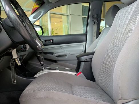 Used 2015 Toyota Tacoma 4x4 Double Cab w/ SR5 Package image 7