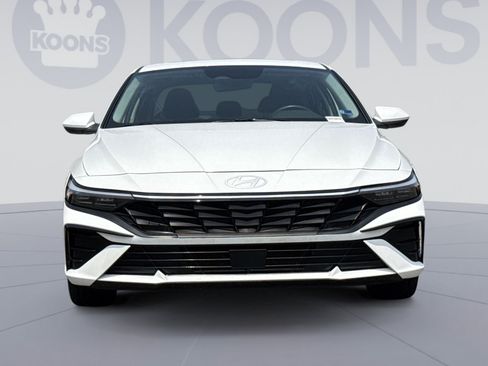 Certified 2025 Hyundai Elantra SEL FWD image 11