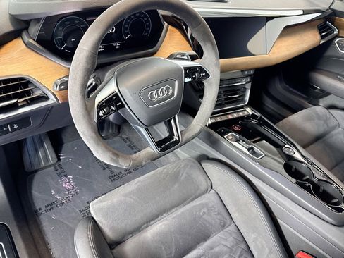 Used 2023 Audi e-tron GT Prestige w/ Prestige Package image 9