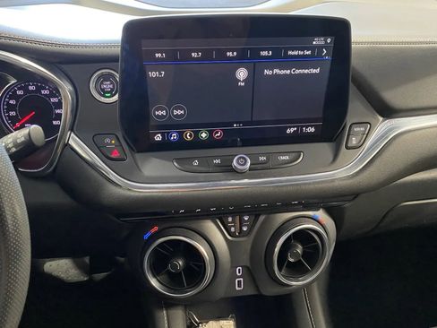 Used 2023 Chevrolet Blazer LT image 15