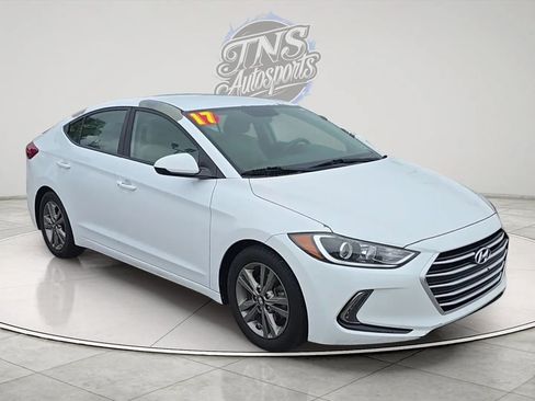Used 2017 Hyundai Elantra SE w/ SE A/T Tech Package 03 FWD image 3
