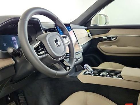 New 2026 Volvo XC90 T8 Plus w/ Protection Package Premier AWD/4WD image 12