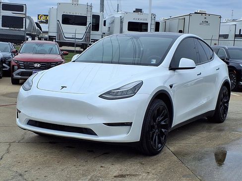 Used 2023 Tesla Model Y Long Range image 2