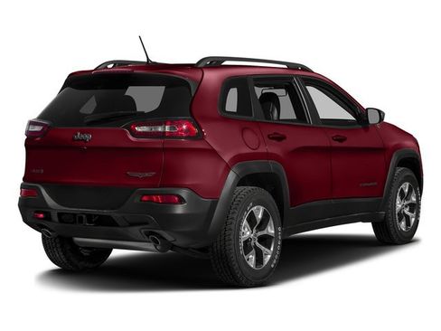Used 2017 Jeep Cherokee Trailhawk AWD/4WD image 2