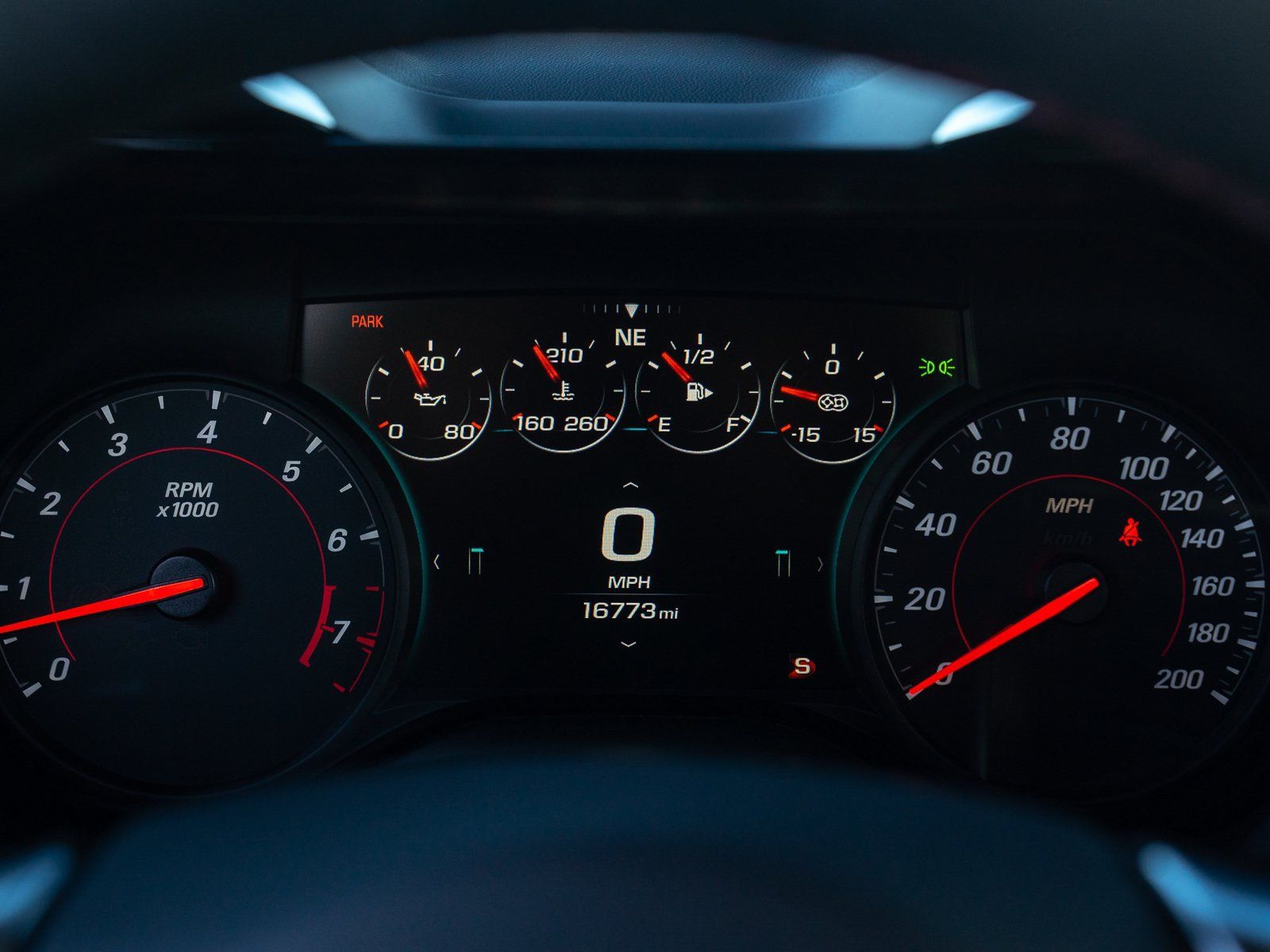 Used 2018 Chevrolet Camaro ZL1 RWD image 26