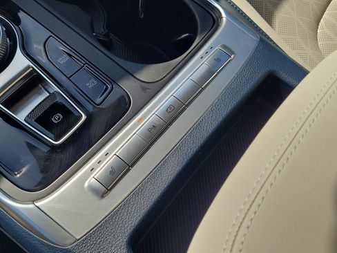 New 2026 Kia Carnival EX FWD image 35