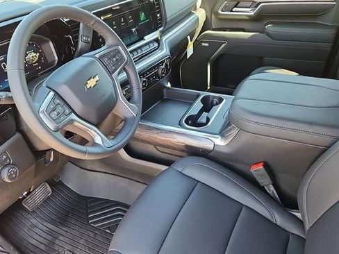 New 2026 Chevrolet Silverado 2500 LTZ w/ LTZ Premium Package AWD/4WD image 7