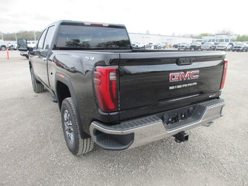 New 2026 GMC Sierra 2500 SLT image 9