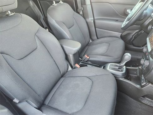 Used 2020 Jeep Renegade Altitude w/ UConnect 8.4 Nav Group image 13