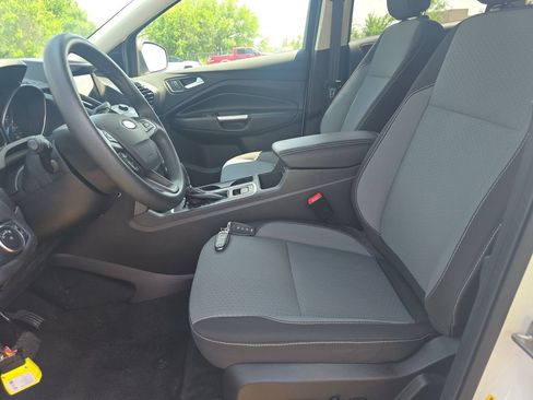 Used 2019 Ford Escape SE FWD image 3